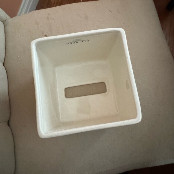 Rae Dunn Artisan Collection Tissue Box - Picture 4 of 5